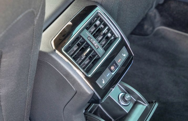 Skoda Superb 2.0 TDI – nawiewy z tyłu