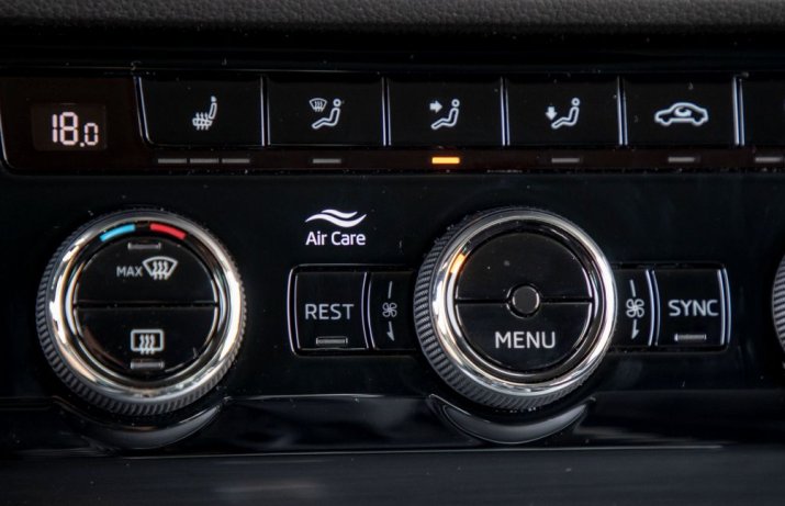 Skoda Superb 2.0 TDI – sterowanie klimatyzacją