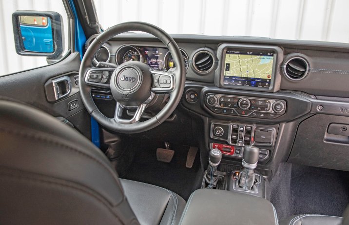 Jeep Wrangler Unlimited 4xe Rubicon – deska rozdzielcza