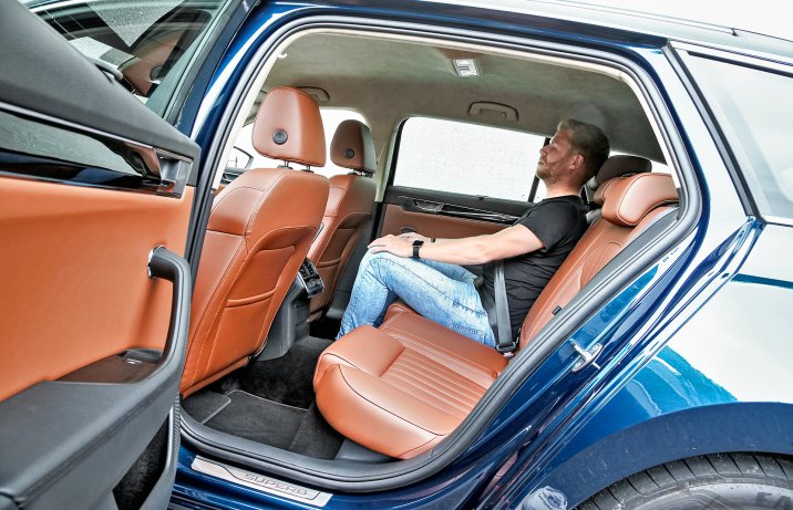 Skoda Superb Combi - kanapa