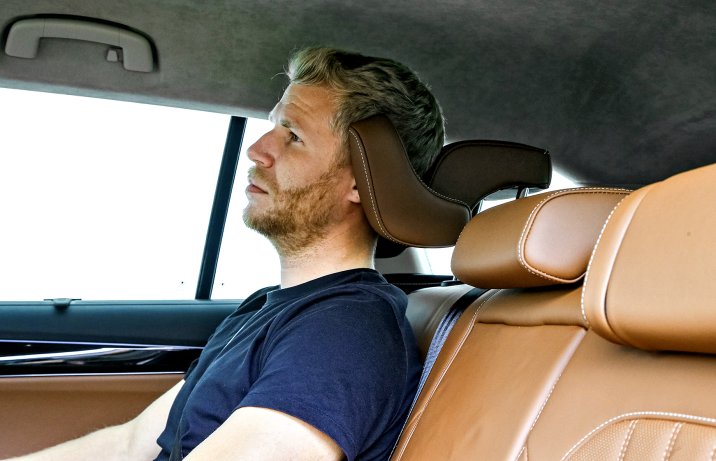 Skoda Superb Combi - zagłówek