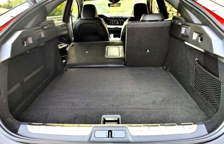Peugeot 408 – bagażnik