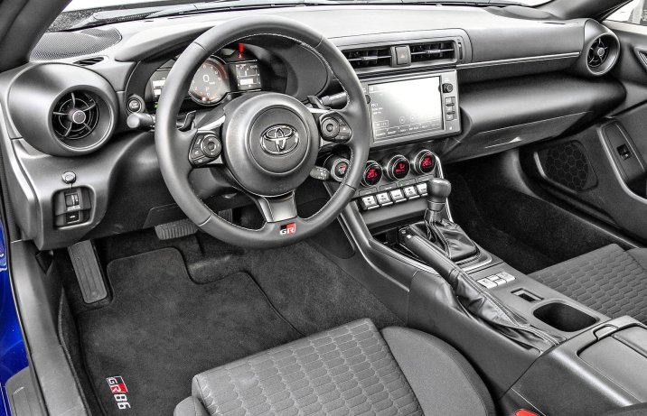 Toyota GR 86 A/T Dynamic – deska rozdzielcza