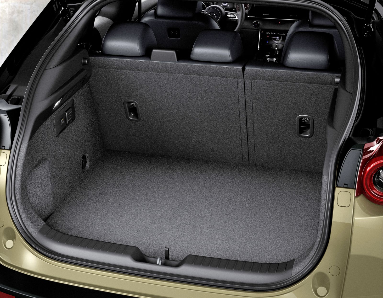 mazda_mx30_rev_bagaznik