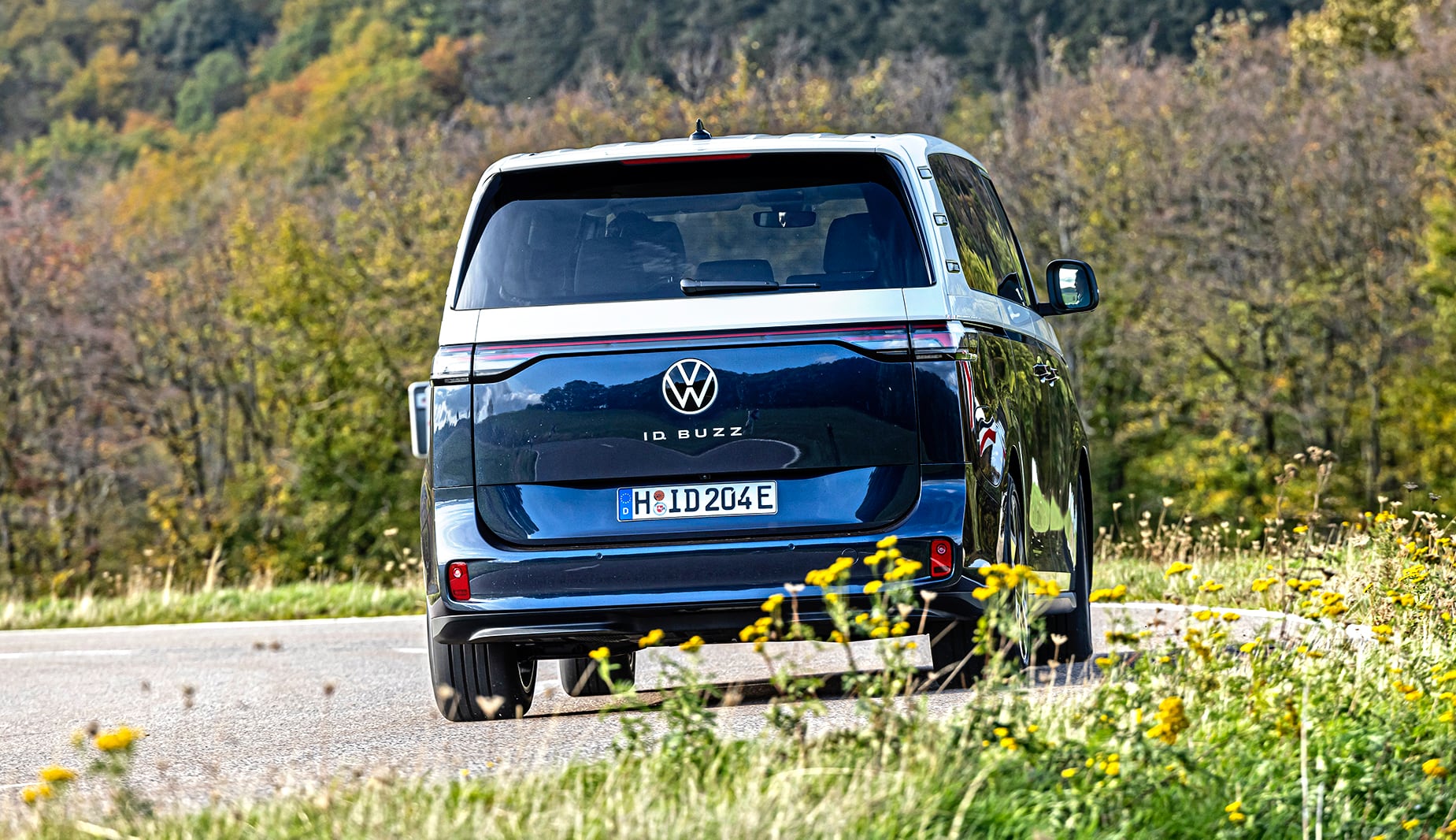 Volkswagen ID. Buzz Pro – tył w ruchu