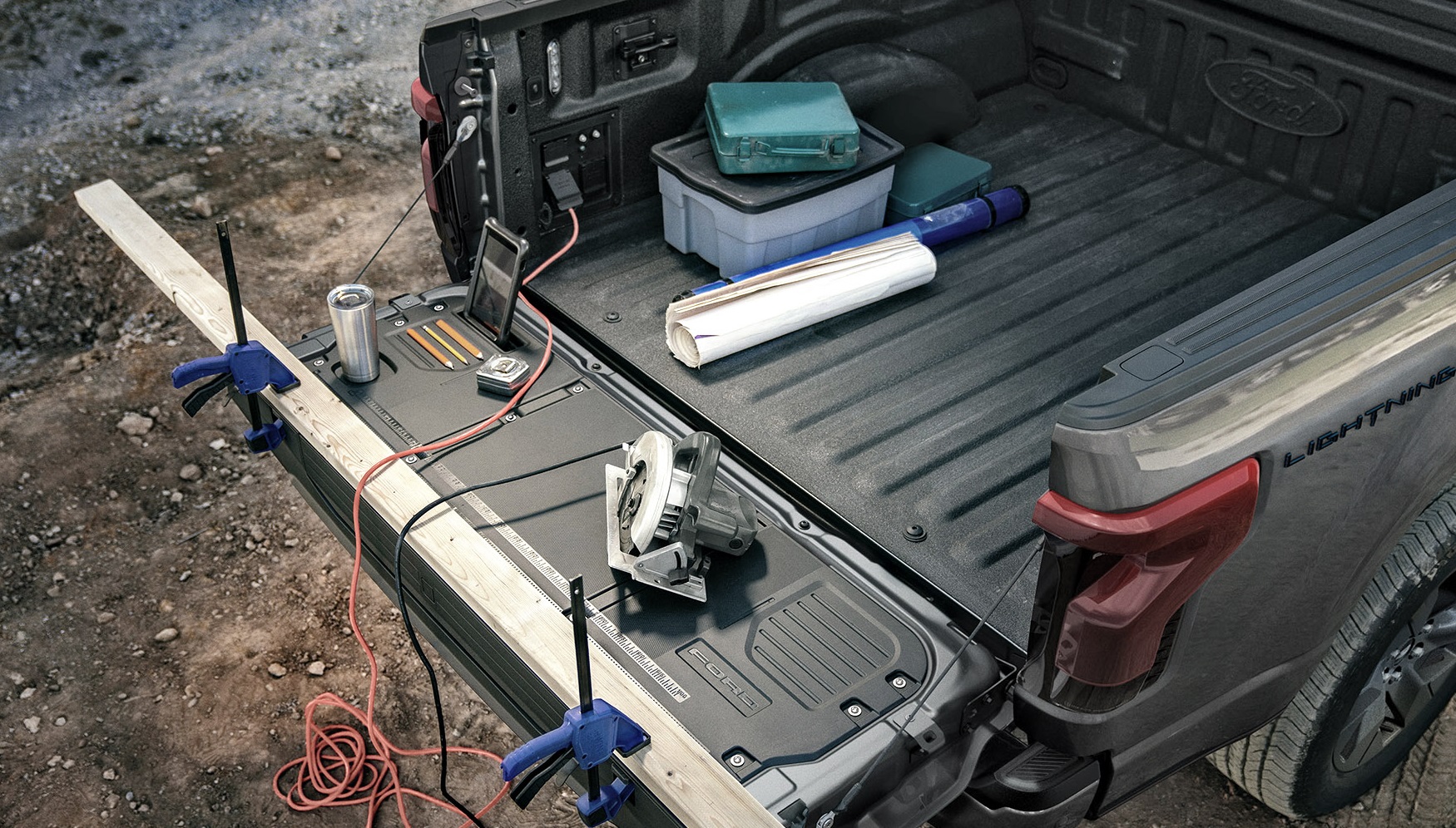 Ford gniazdka na pace