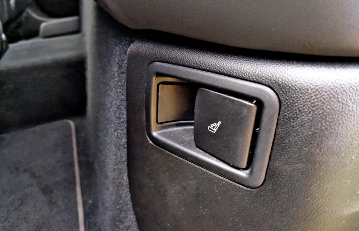 Alfa Romeo Stelvio 2.0 GME Turbo 280 AT Q4 Estrema – składanie oparć kanapy