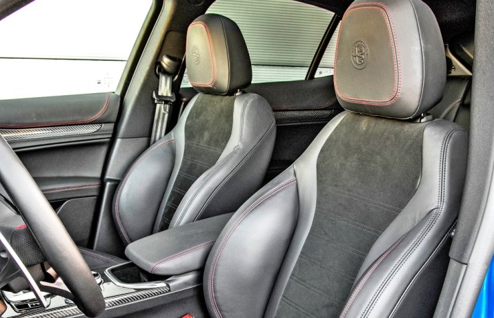 Alfa Romeo Stelvio 2.0 GME Turbo 280 AT Q4 Estrema – fotele