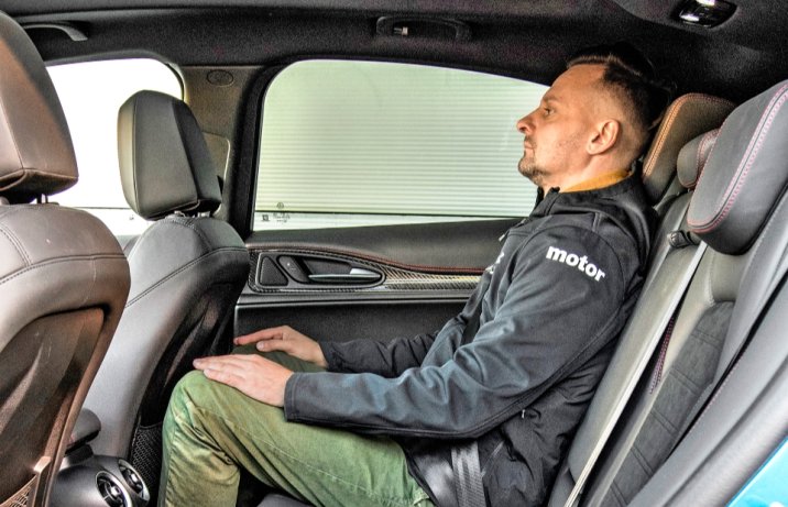 Alfa Romeo Stelvio 2.0 GME Turbo 280 AT Q4 Estrema – kanapa