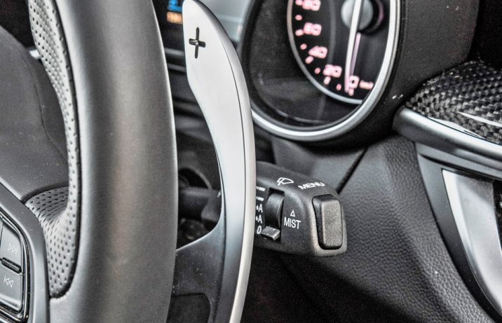 Alfa Romeo Stelvio 2.0 GME Turbo 280 AT Q4 Estrema – łopatki