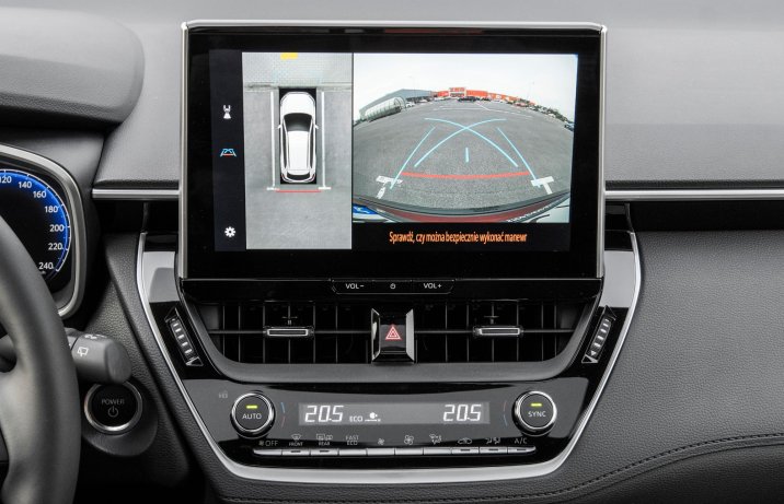 Toyota Corolla Cross - kamery