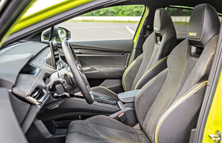 Skoda Enyaq Coupe RS iV – fotele