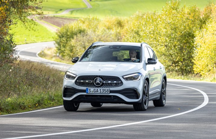Mercedes GLA - przód