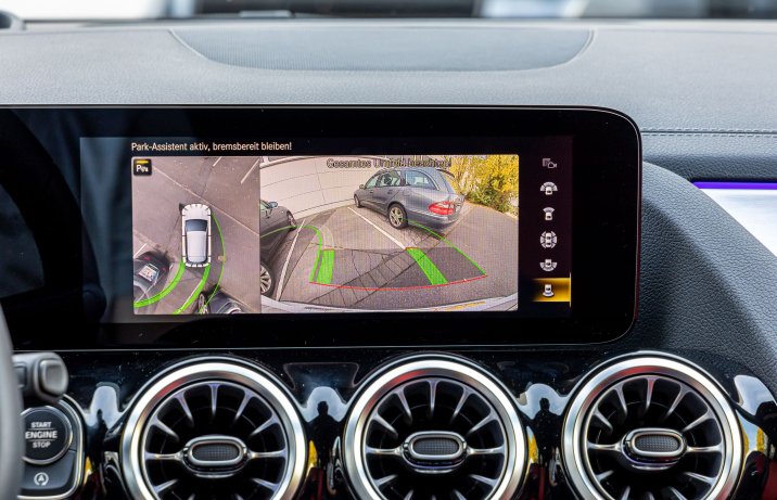 Mercedes GLA - kamery