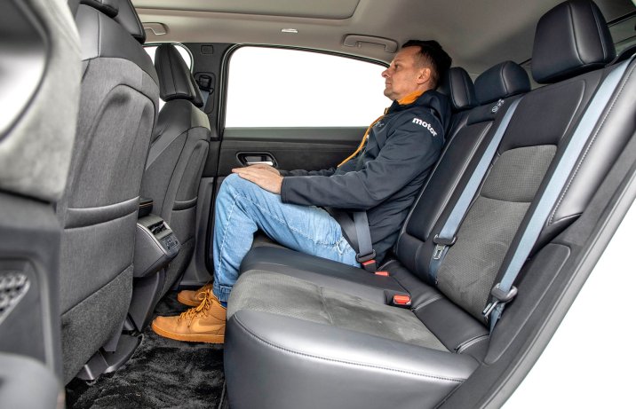 Nissan Ariya 87 kWh Evolve – kanapa z pasażerem