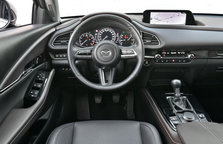Mazda CX-30 - kokpit