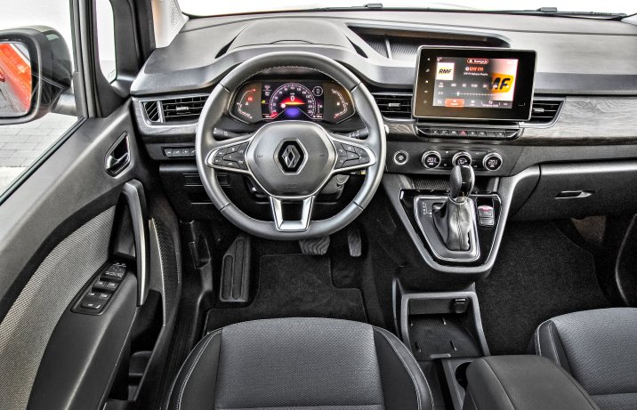 Renault Kangoo 1.5 Blue dCi 115 EDC Techno – deska rozdzielcza