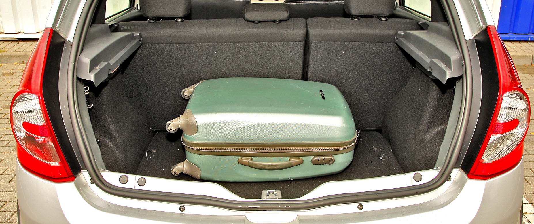 dacia sandero bagaznik