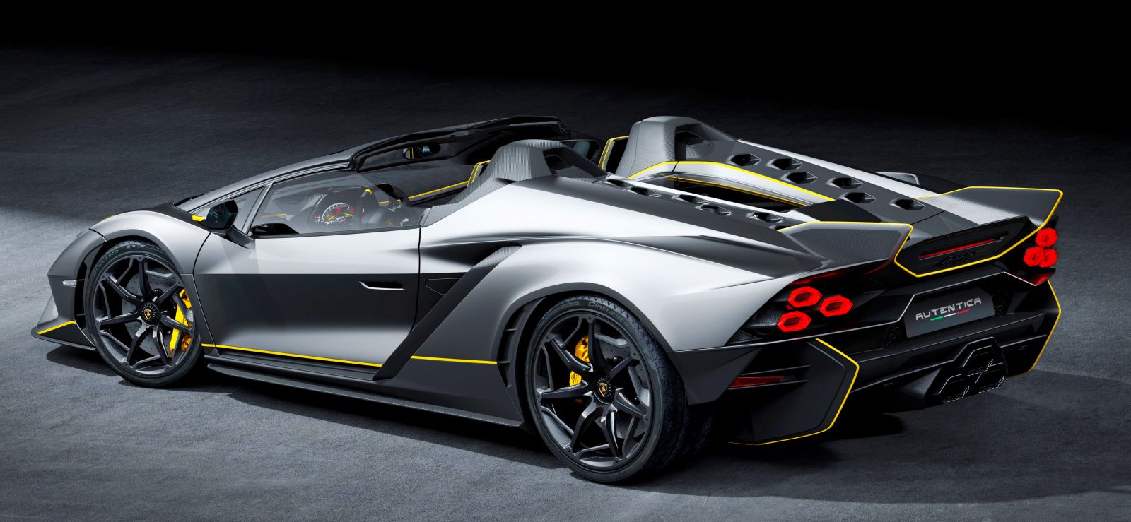 lamborghini_autentica_tyl