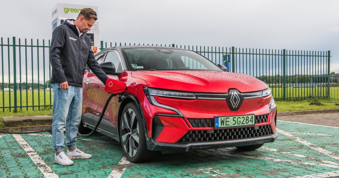 Ładujące się auto elektryczne Renault Megane E-Tech