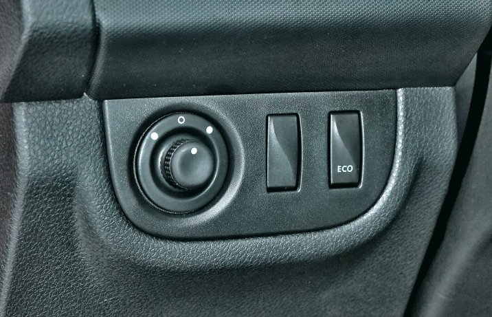 Dacia Sandero Stepway 1.5 dCi Laureate – regulacja ustawienia lusterek