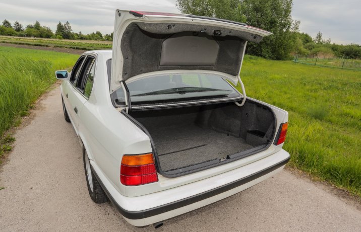 Używane BMW serii 5 (E34) – bagażnik
