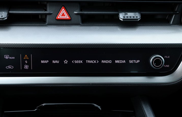Kia Sportage - dwufunkcyjny panel