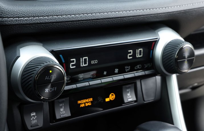 Toyota RAV4 - klimatyzacja