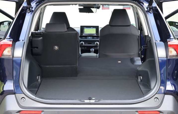 Toyota RAV4 - bagażnik