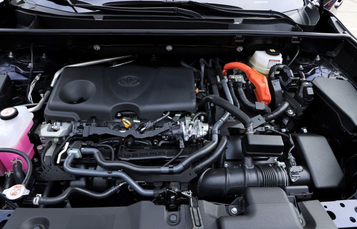 Toyota RAV4 - silnik