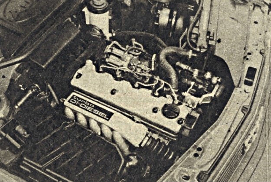 silnik Audi 100 TDI w komorze silnikowej