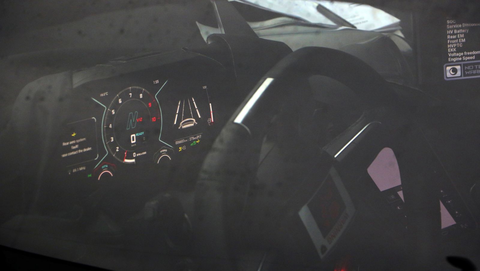 lamborghini-v12-hybryda-wnetrze