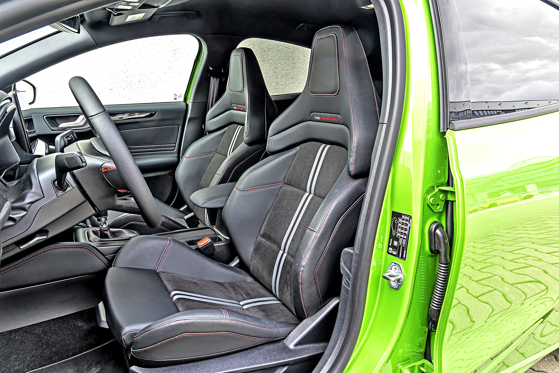 test opon letnich auto fotel