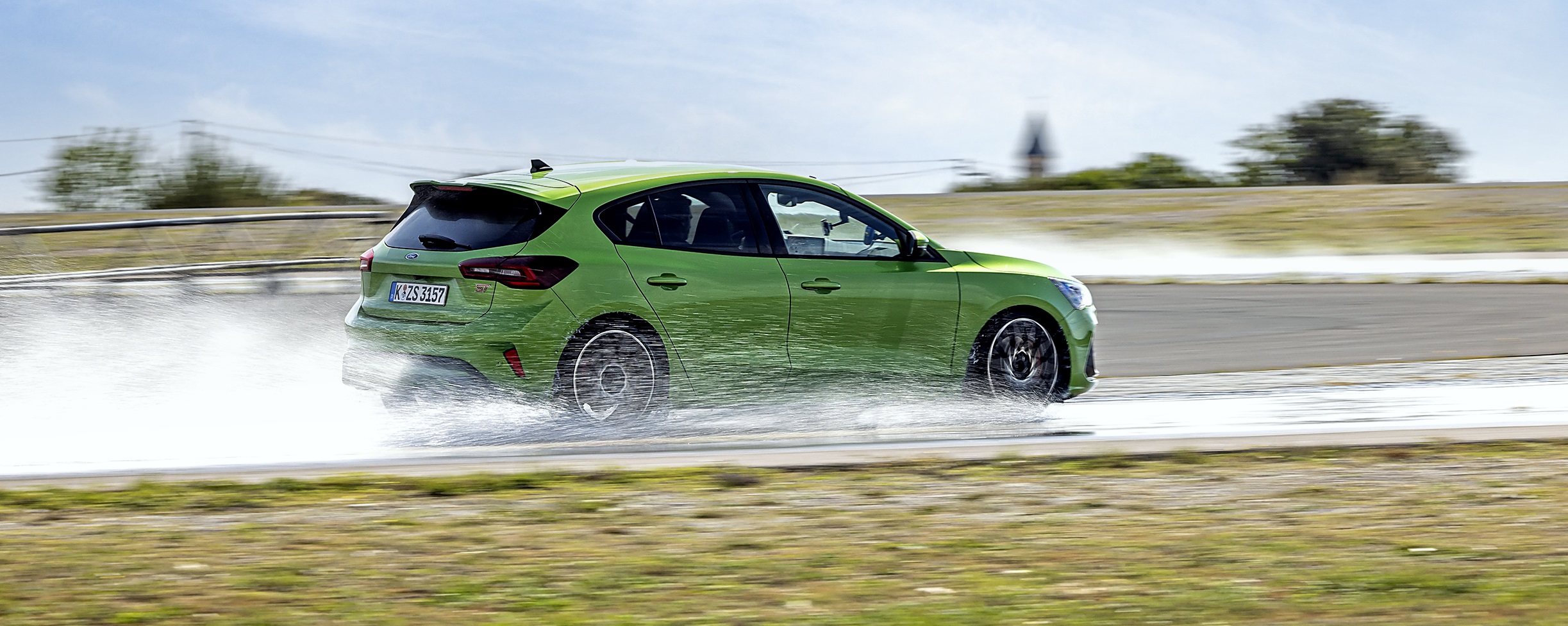 test opon letnich jzda po mokrym okregu