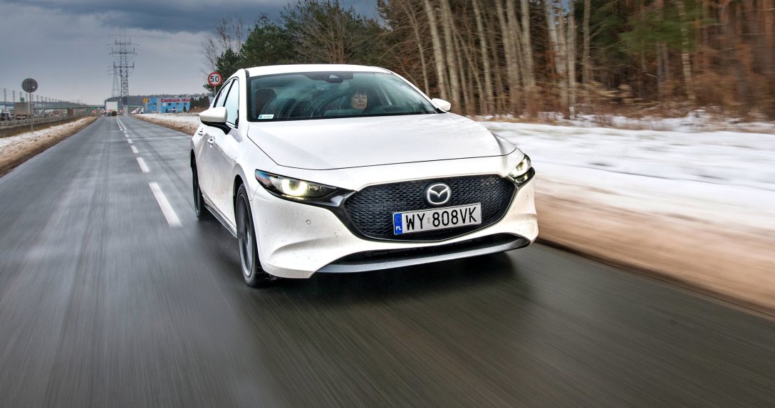 Mazda 3 2.0 e-Skyactiv X M Hybrid Enso – przód w ruchu