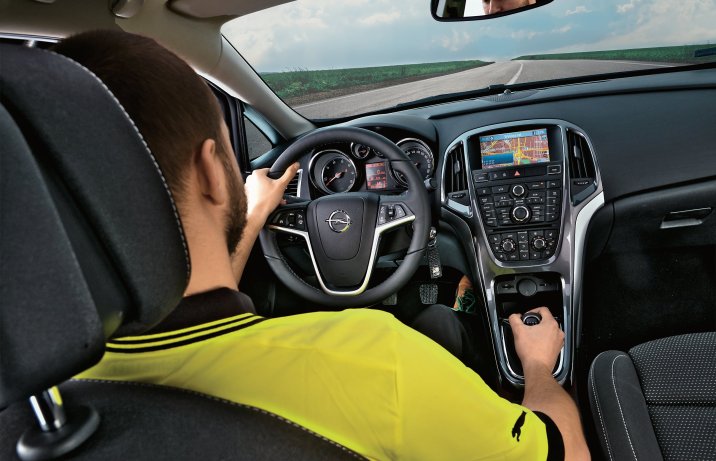 Opel Astra sedan 1.7 CDTI Executive – deska rozdzielcza