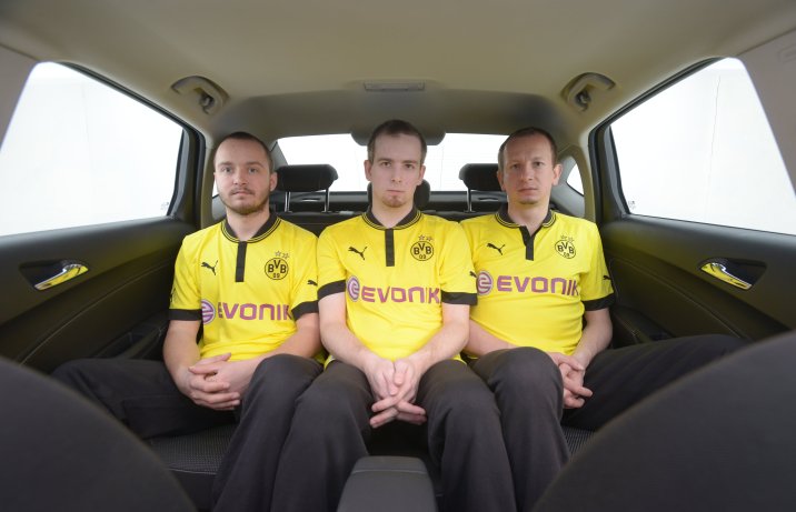 Opel Astra sedan 1.7 CDTI Executive – kanapa z trzema pasażerami