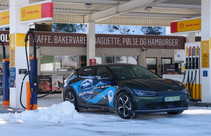 Kią EV6 na Nordkapp – stacja Shella