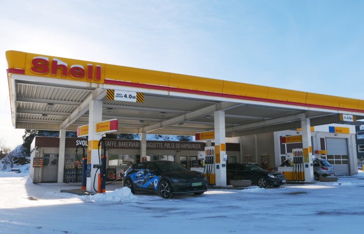 Kią EV6 na Nordkapp – stacja Shella