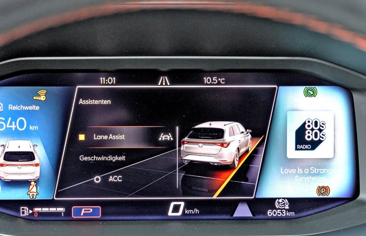 Seat Leon Sportstourer 2022 cyfrowe wskaźniki