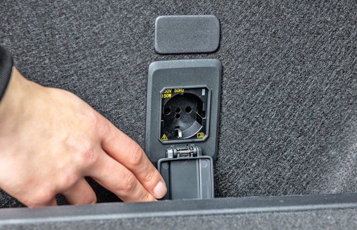 Seat Leon Sportstourer 2022 gniazdo 230 V