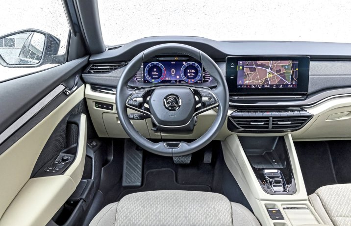 Skoda Octavia Combi 2022 test - kokpit