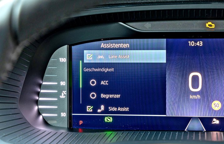 Skoda Octavia Combi 2022 test - systemy wspomagające