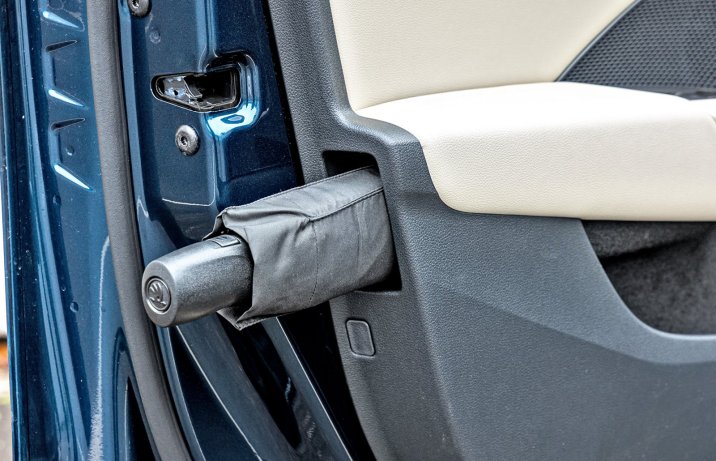 Skoda Octavia Combi 2022 test - parasolka