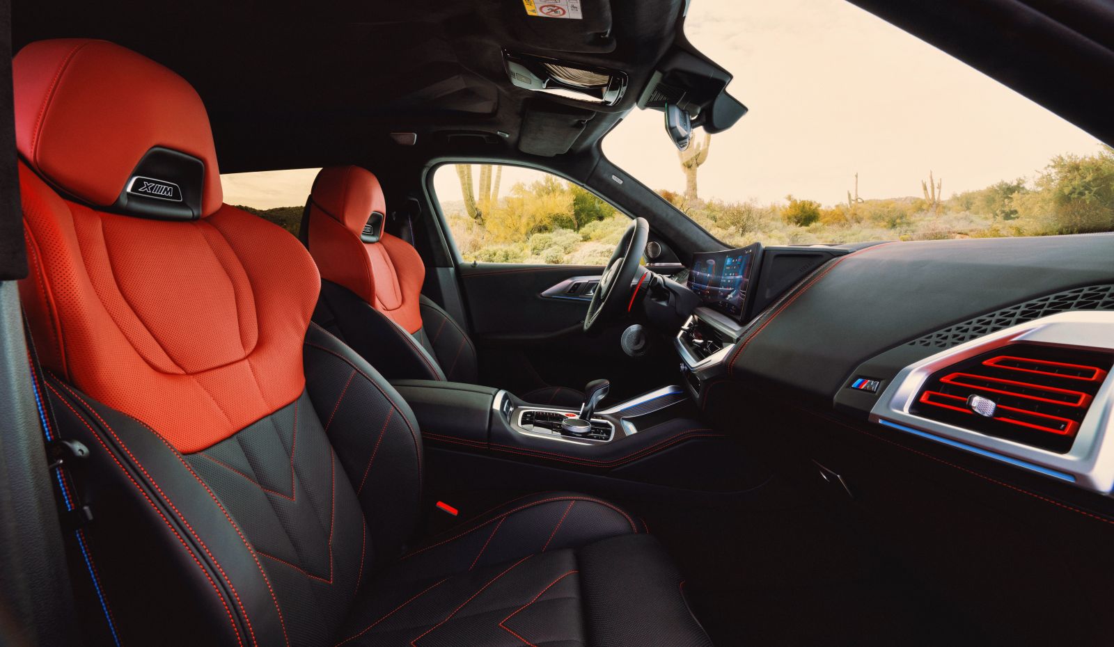 bmw-xm-label-red--siedzenia