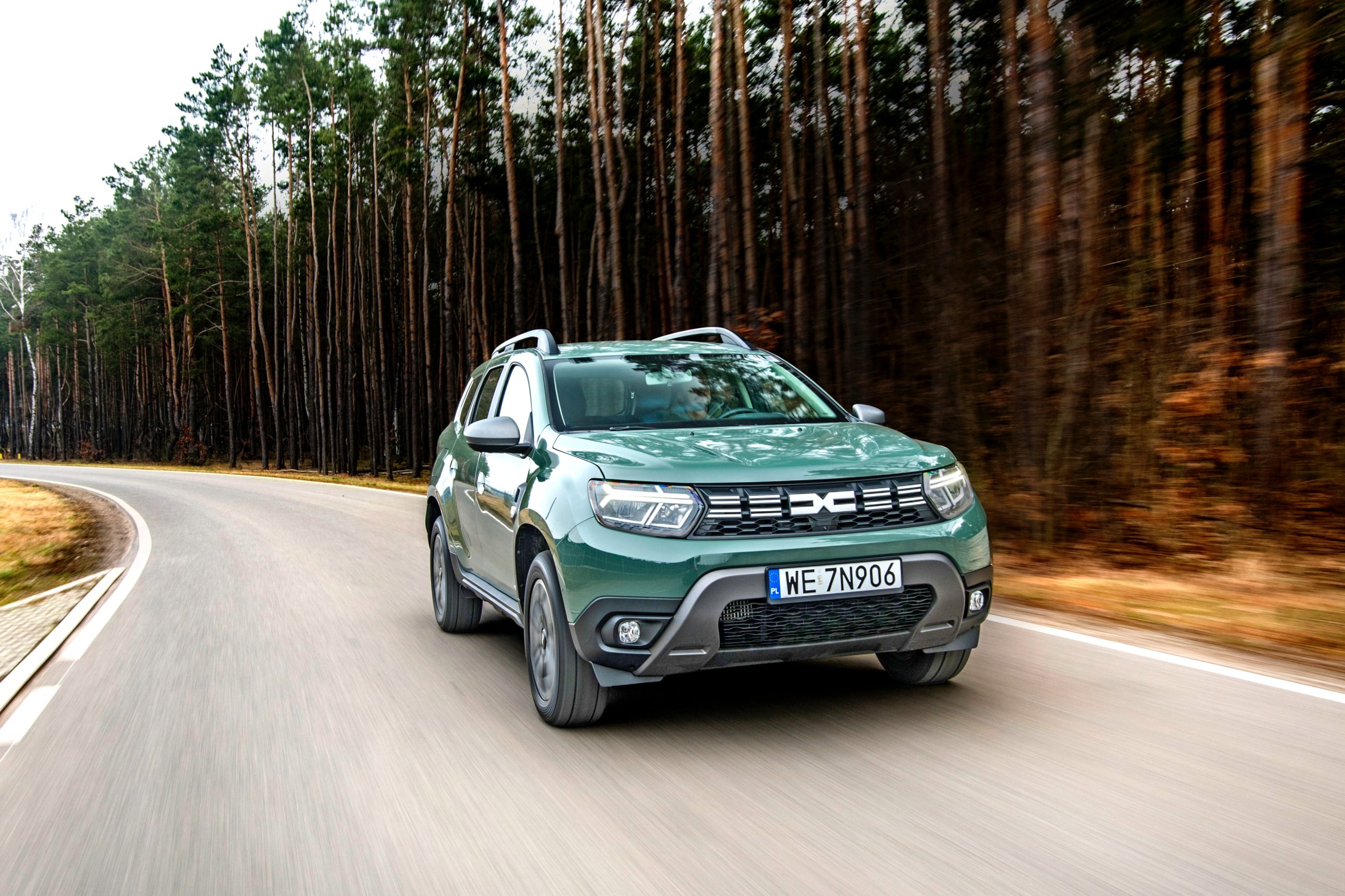 Dacia-Duster-TCe-150-EDC-przod-w-ruchu