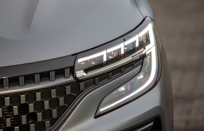 Renault Austral - światło