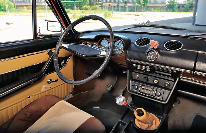 Łada 2106 – wnętrze