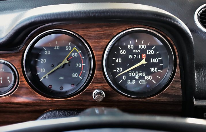 Łada 2106 – wnętrze, zegary