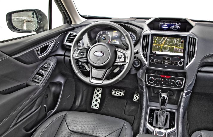 Subaru Forester 2.0i-L e-Boxer – deska rozdzielcza